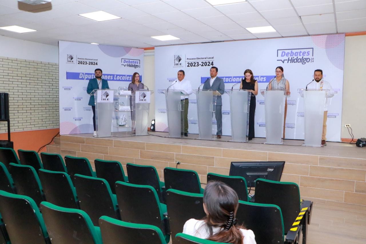 Debaten candidatos Distrito Tepeji